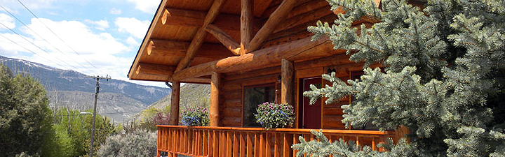 Cowboy's Lodge - Gardiner, MT